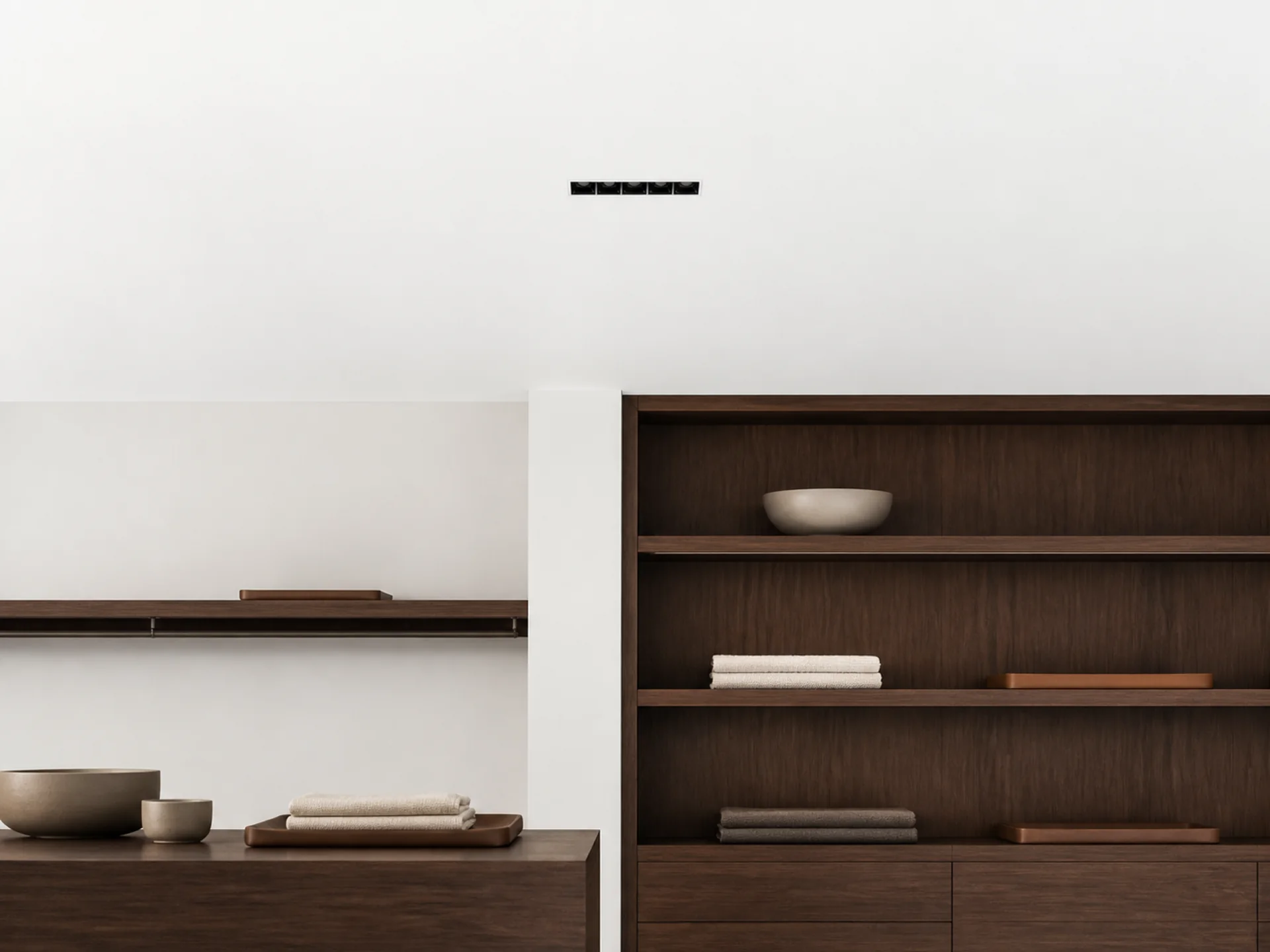 Blade Adjustable family used above merchandise shelving
