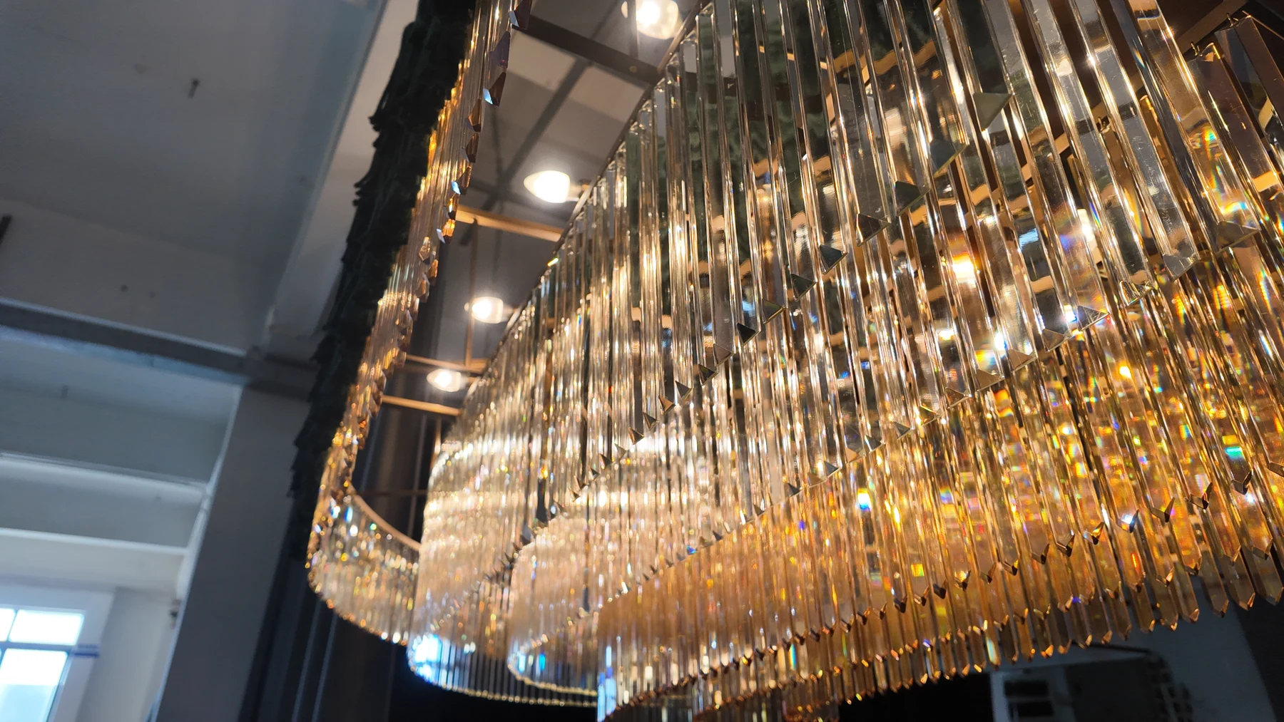 Workshop photograph · Assembly and illumination